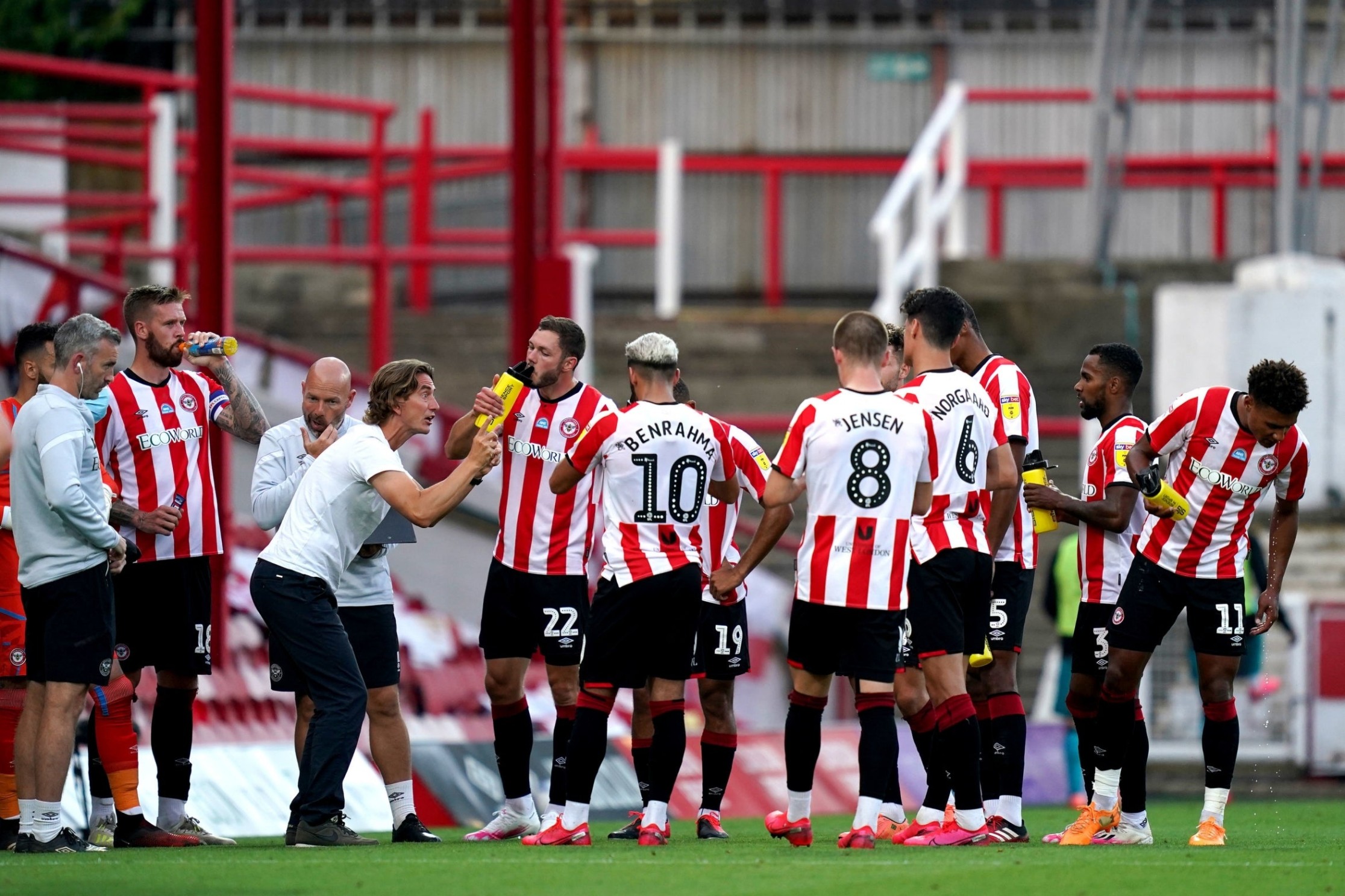 Plantilla del Brentford Brentford, como es su estrategia de fichajes
